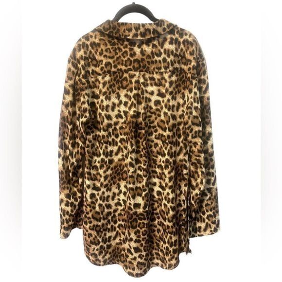 Impressions Womens Leopard Oversized Button Down Blouse Size M NWT - Picture 2 of 5